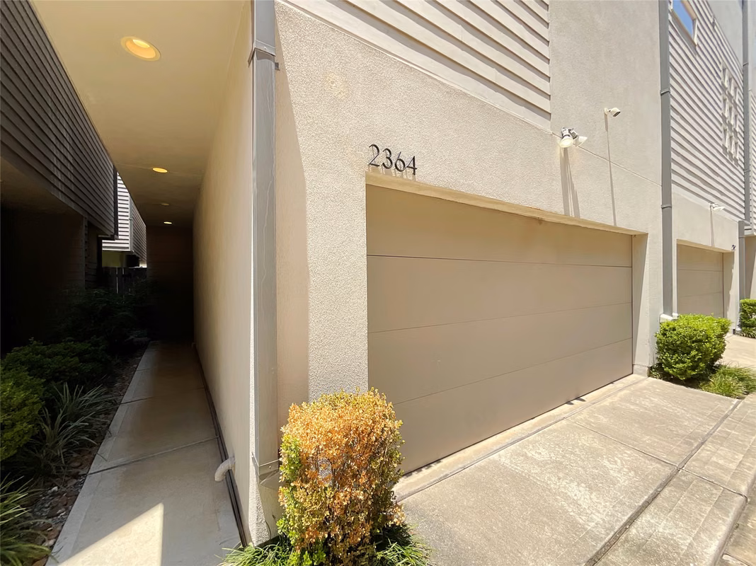 Photo 2 of 2364 Commerce Street, Houston, TX