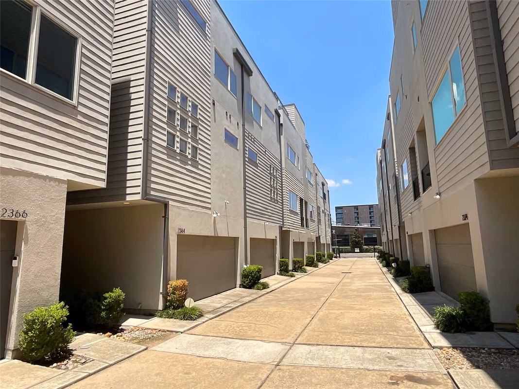 Photo 5 of 2364 Commerce Street, Houston, TX