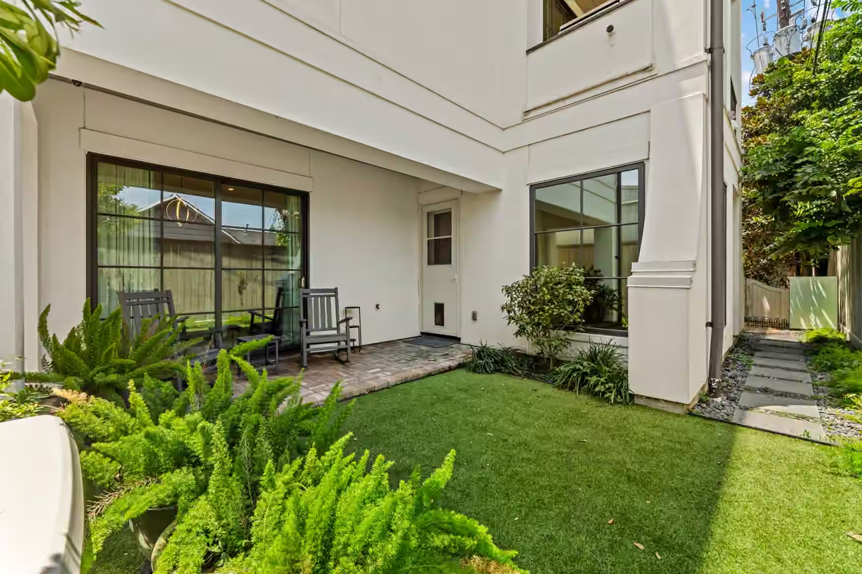 Photo 3 of 2328 Bissonnet Street, Houston, TX