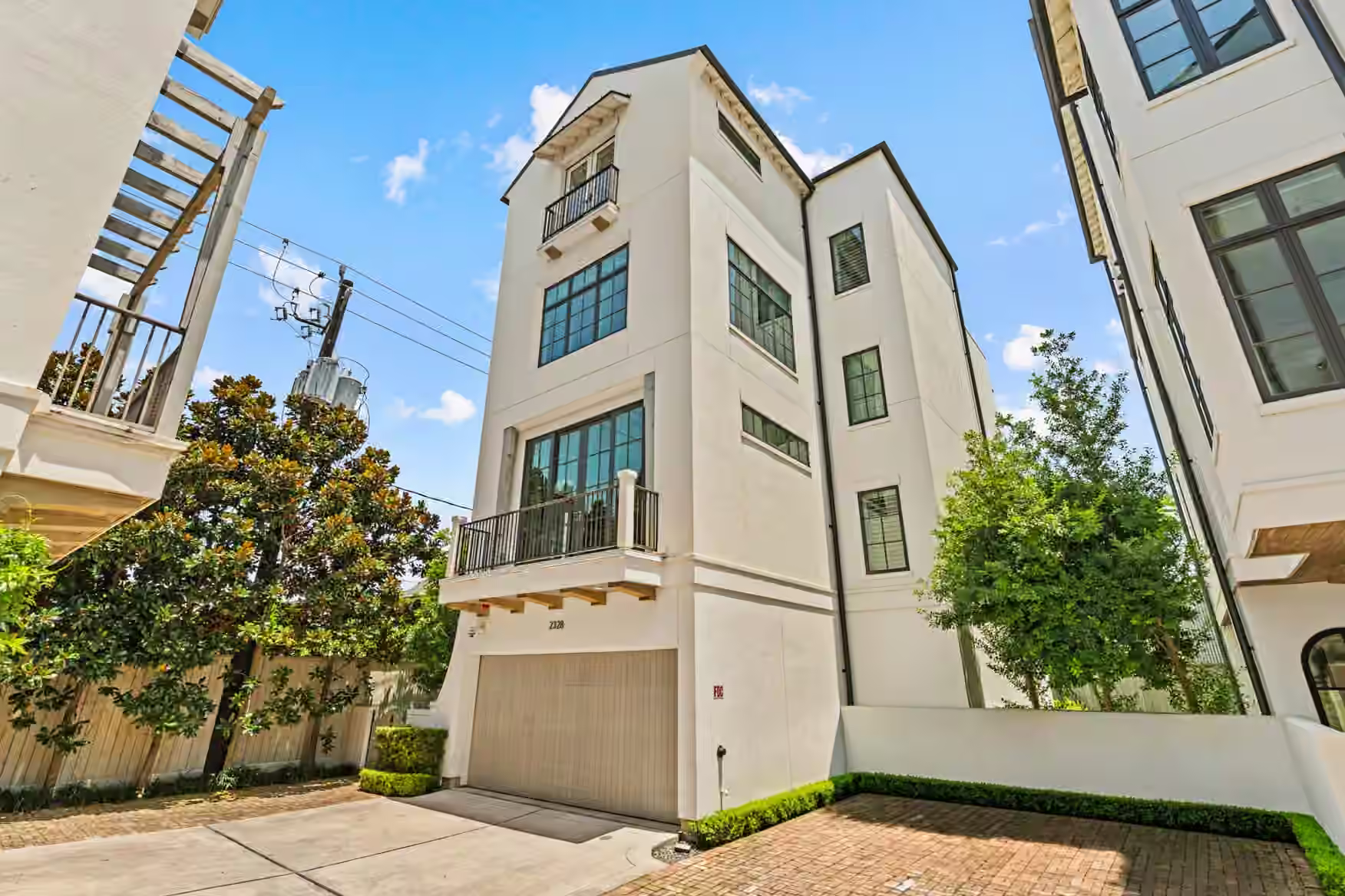 Photo 5 of 2328 Bissonnet Street, Houston, TX