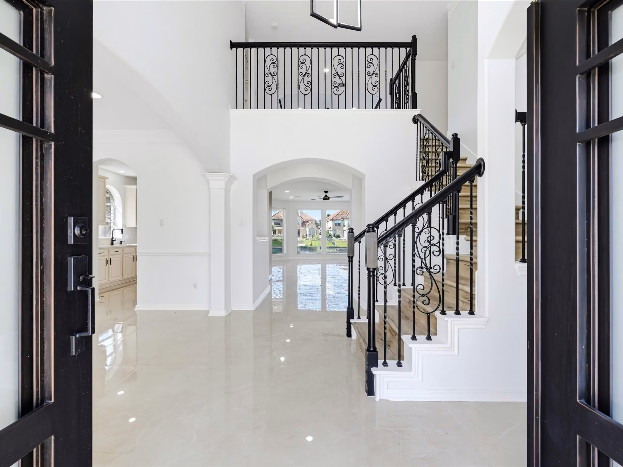 Photo 5 of 11939 Galentine Pt, Cypress, TX