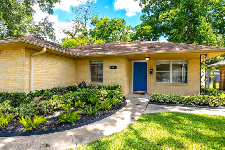 Photo 2 of 2322 Poinciana Drive, Houston, TX