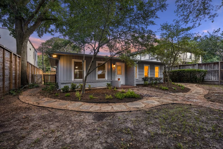 Photo 4 of 1931 Bissonnet Street, Houston, TX