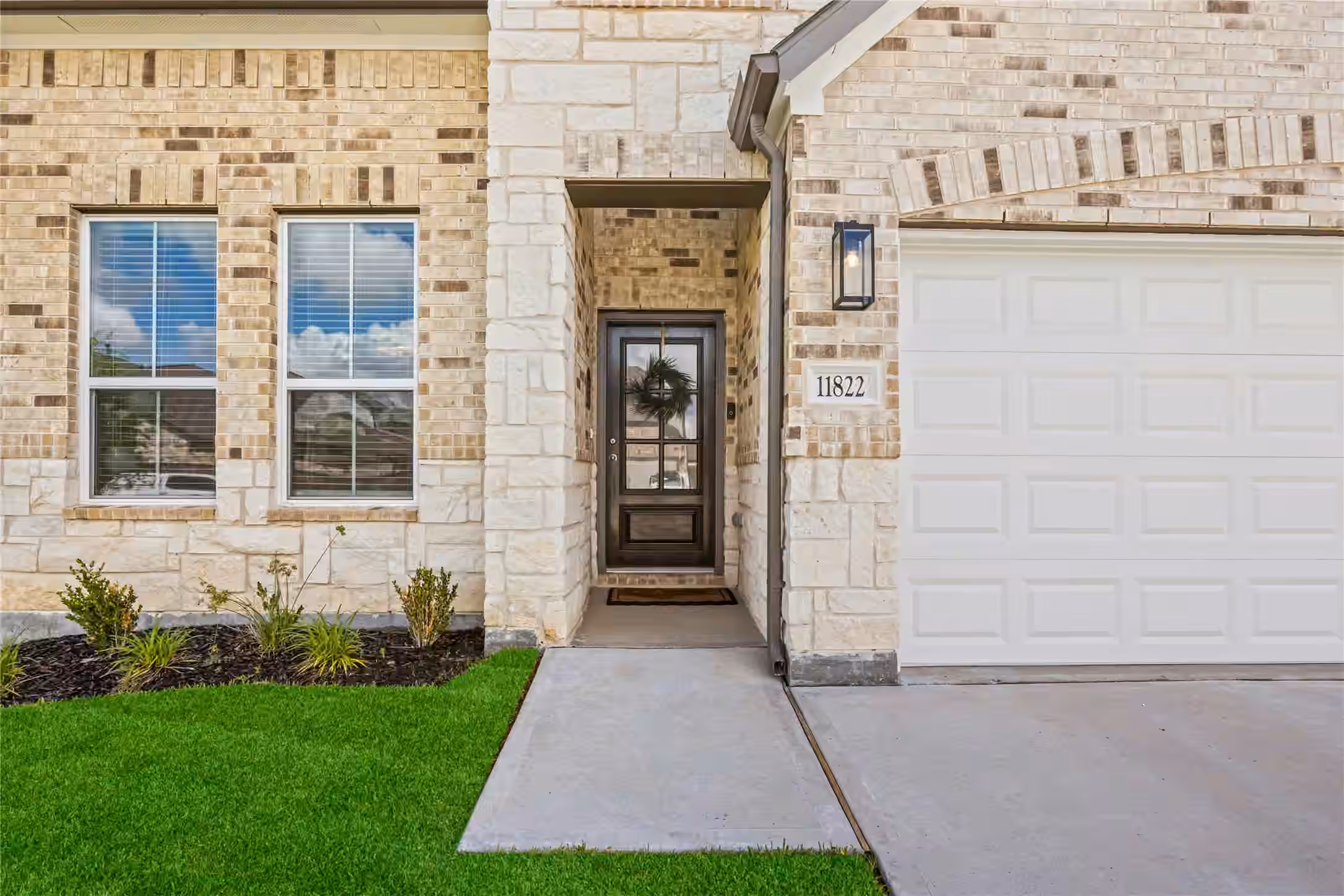 Photo 3 of 11822 Maple Oak Drive, Houston, TX