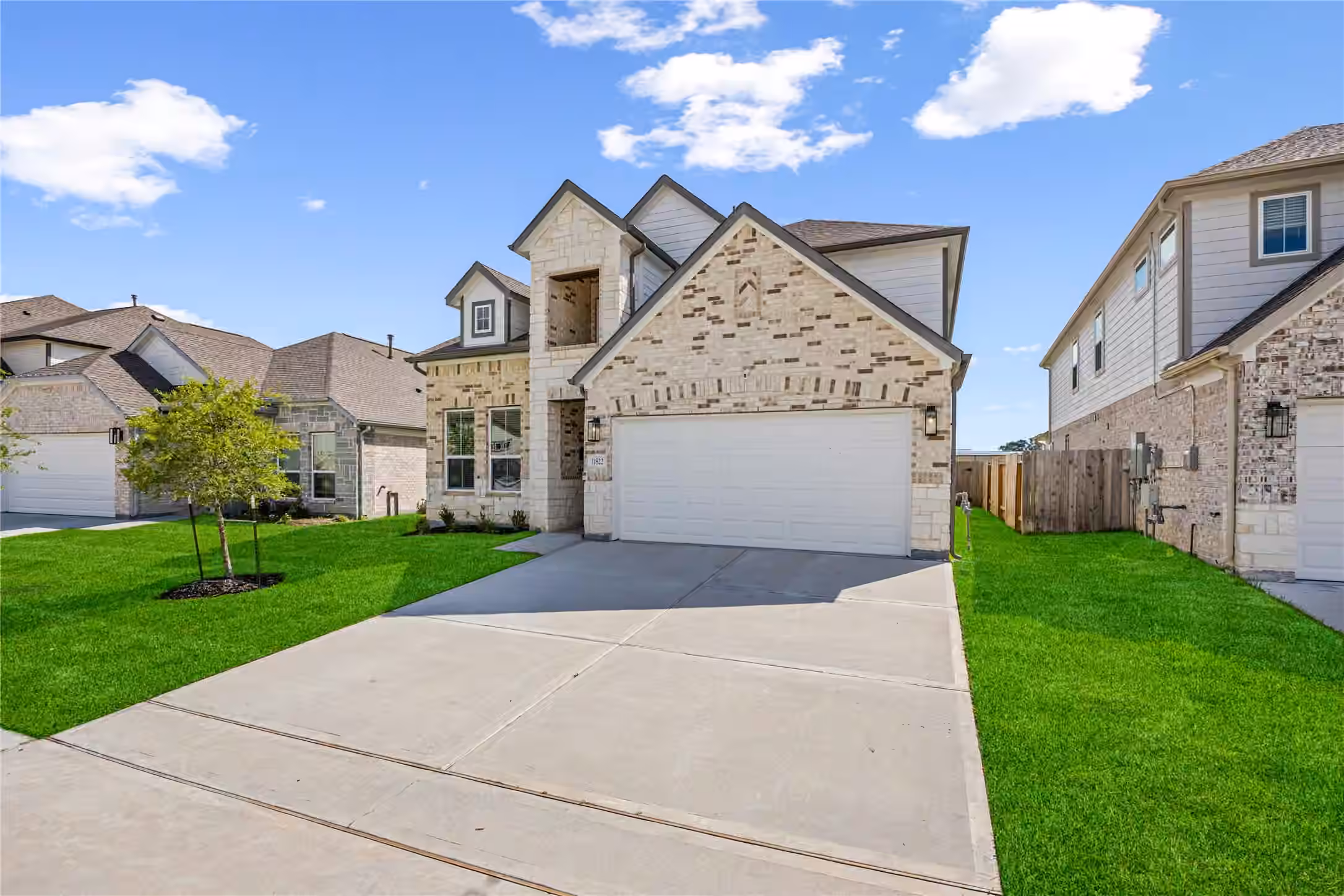 Photo 4 of 11822 Maple Oak Drive, Houston, TX