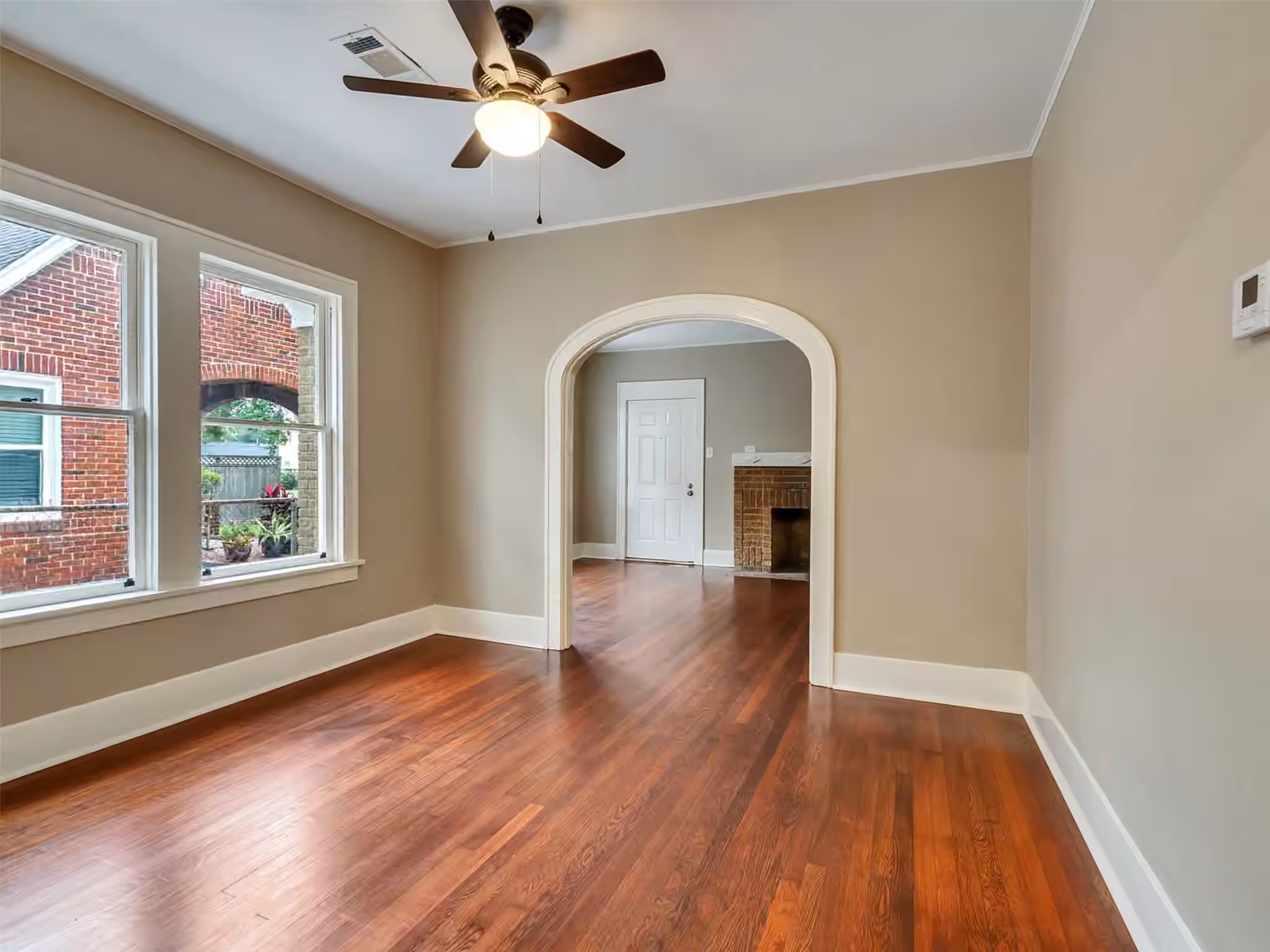 Photo 6 of 1412 Lawson Street, Houston, TX