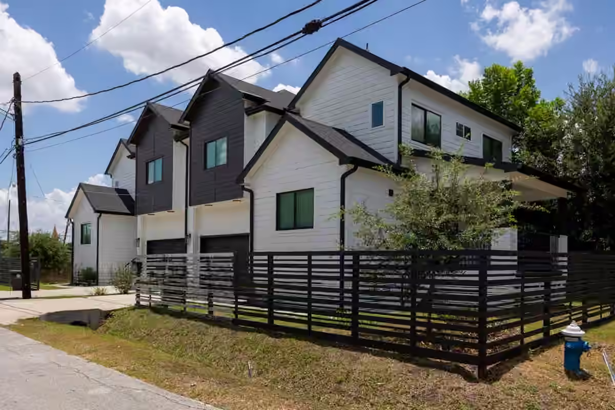 Photo 2 of 3034 Wayne Street A-B, Houston, TX