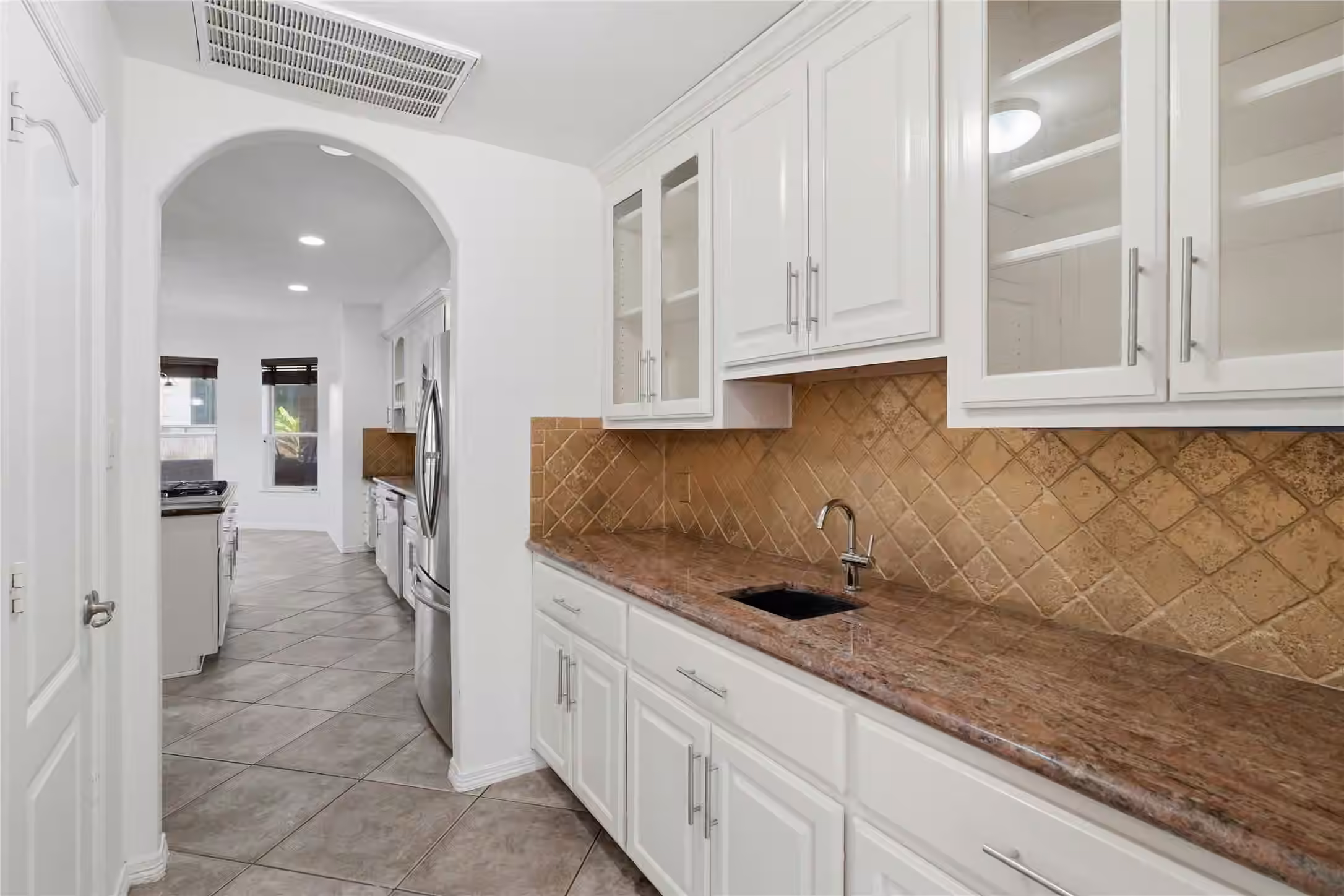 Photo 7 of 14911 Oxford Way, Houston, TX
