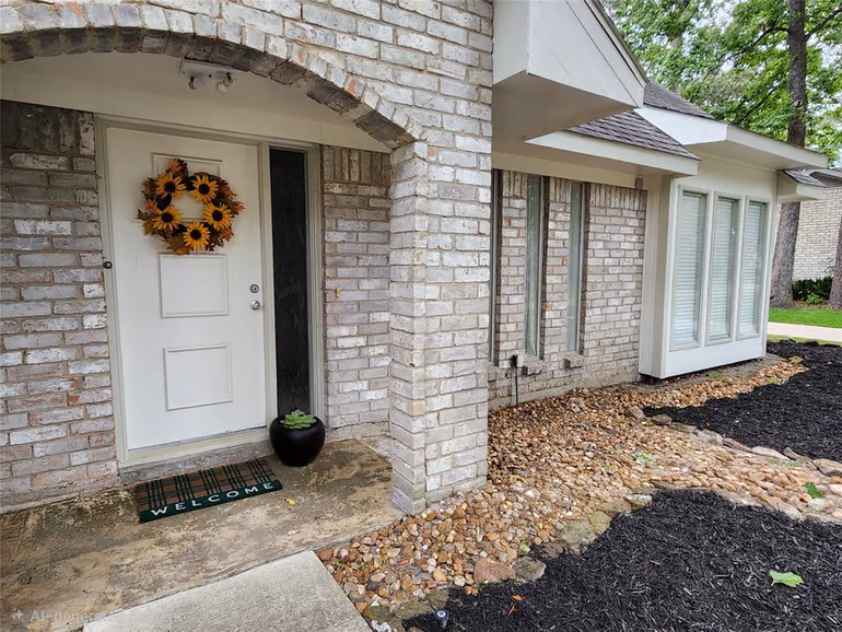 Photo 3 of 2182 Tree Lane, Houston, TX