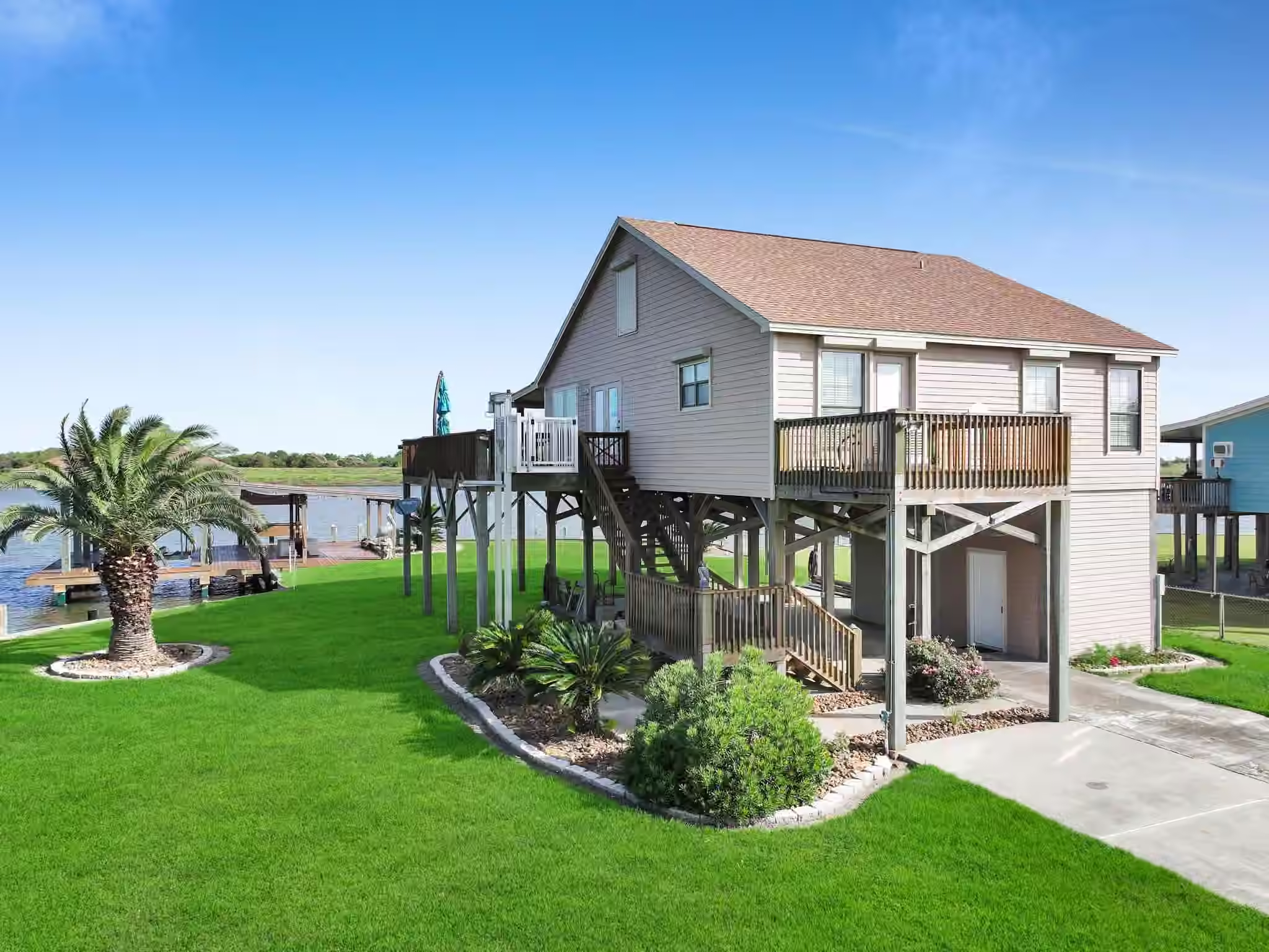 Photo 7 of 1301 N Monkhouse Drive, Crystal Beach, TX