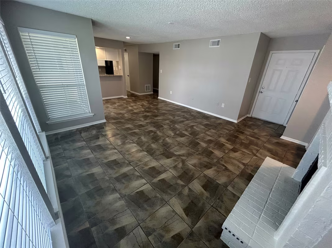 Photo 4 of 250 El Dorado Boulevard 104, Houston, TX