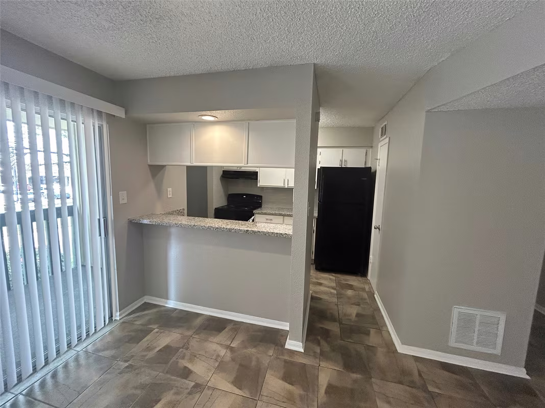 Photo 6 of 250 El Dorado Boulevard 104, Houston, TX