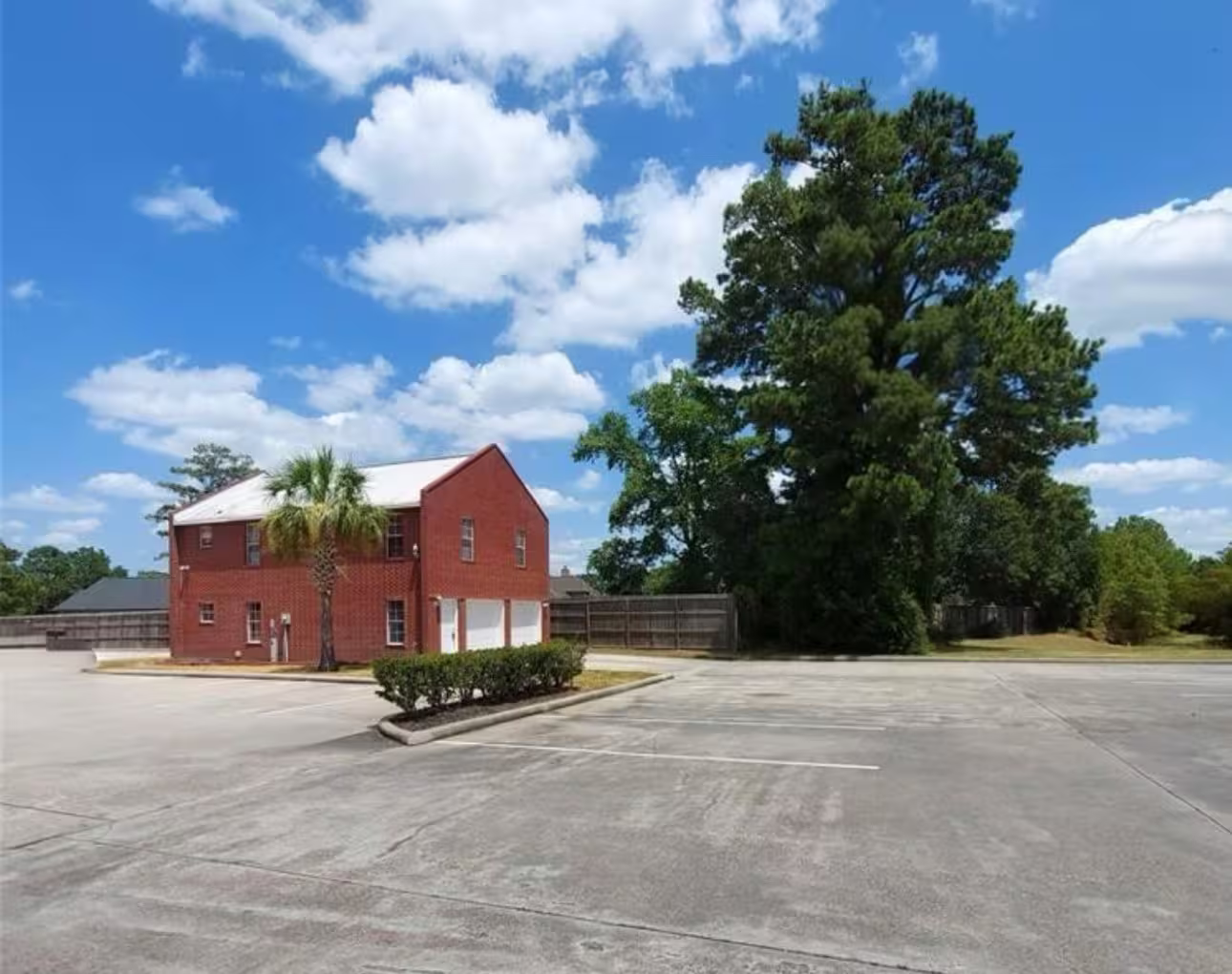Photo 3 of 90 Beach Walk Boulevard, Conroe, TX