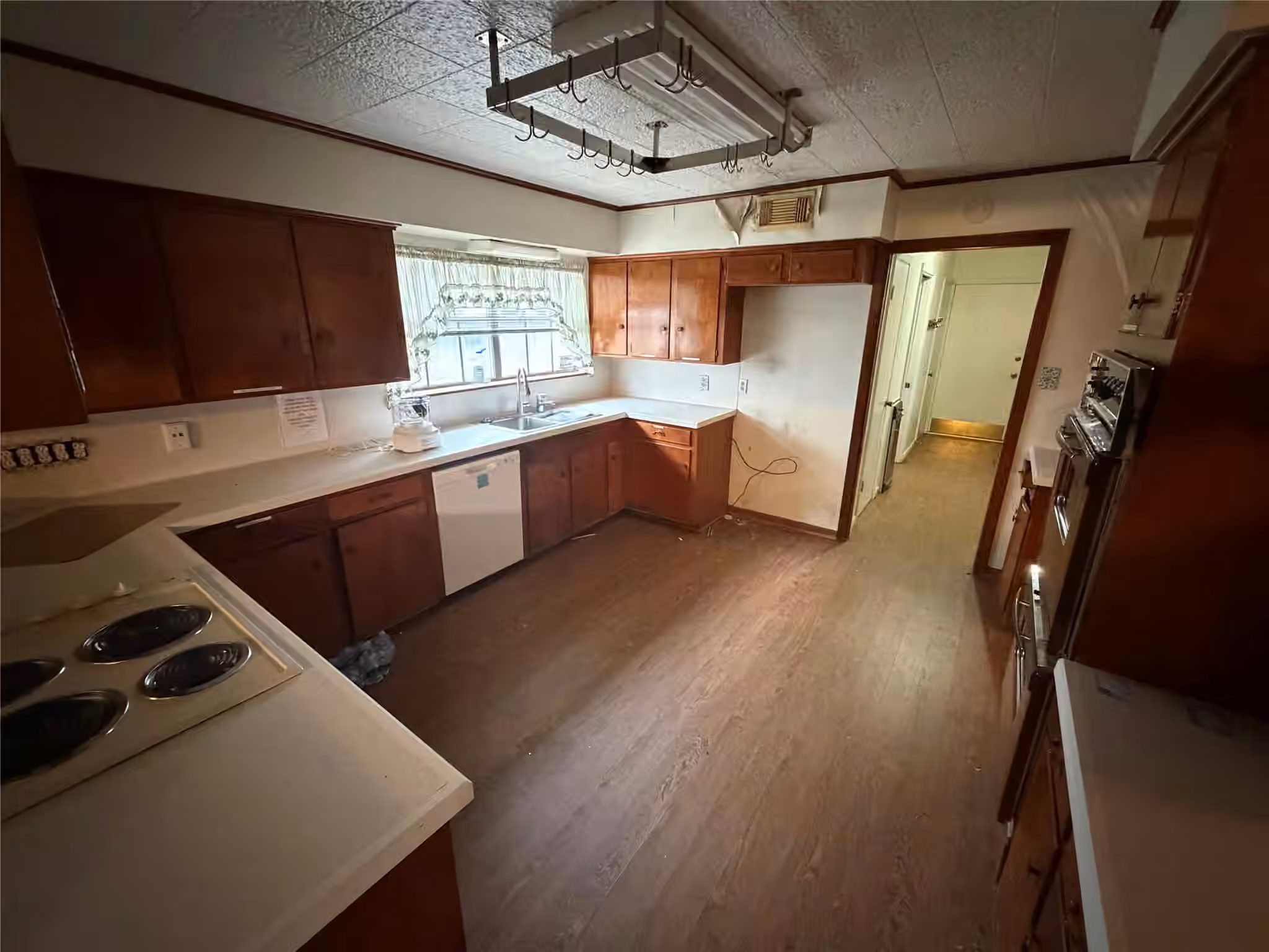 Photo 7 of 1609 Leggett Drive, Galena Park, TX