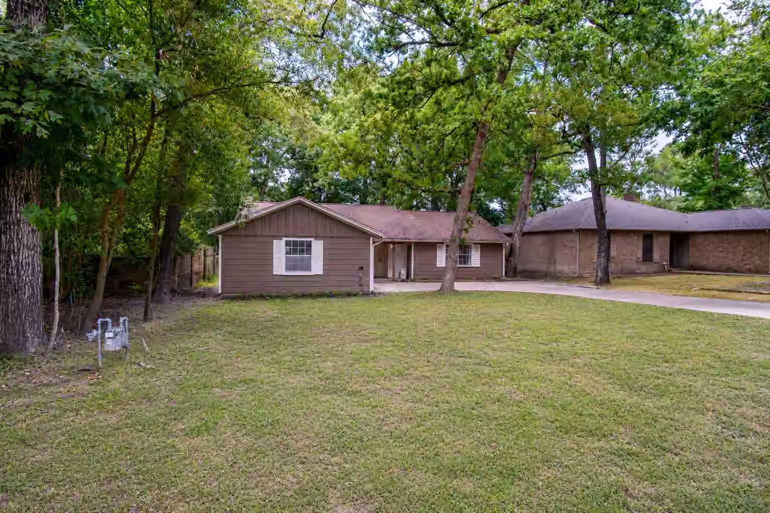 Photo 3 of 340 Rolling Hills Drive, Conroe, TX