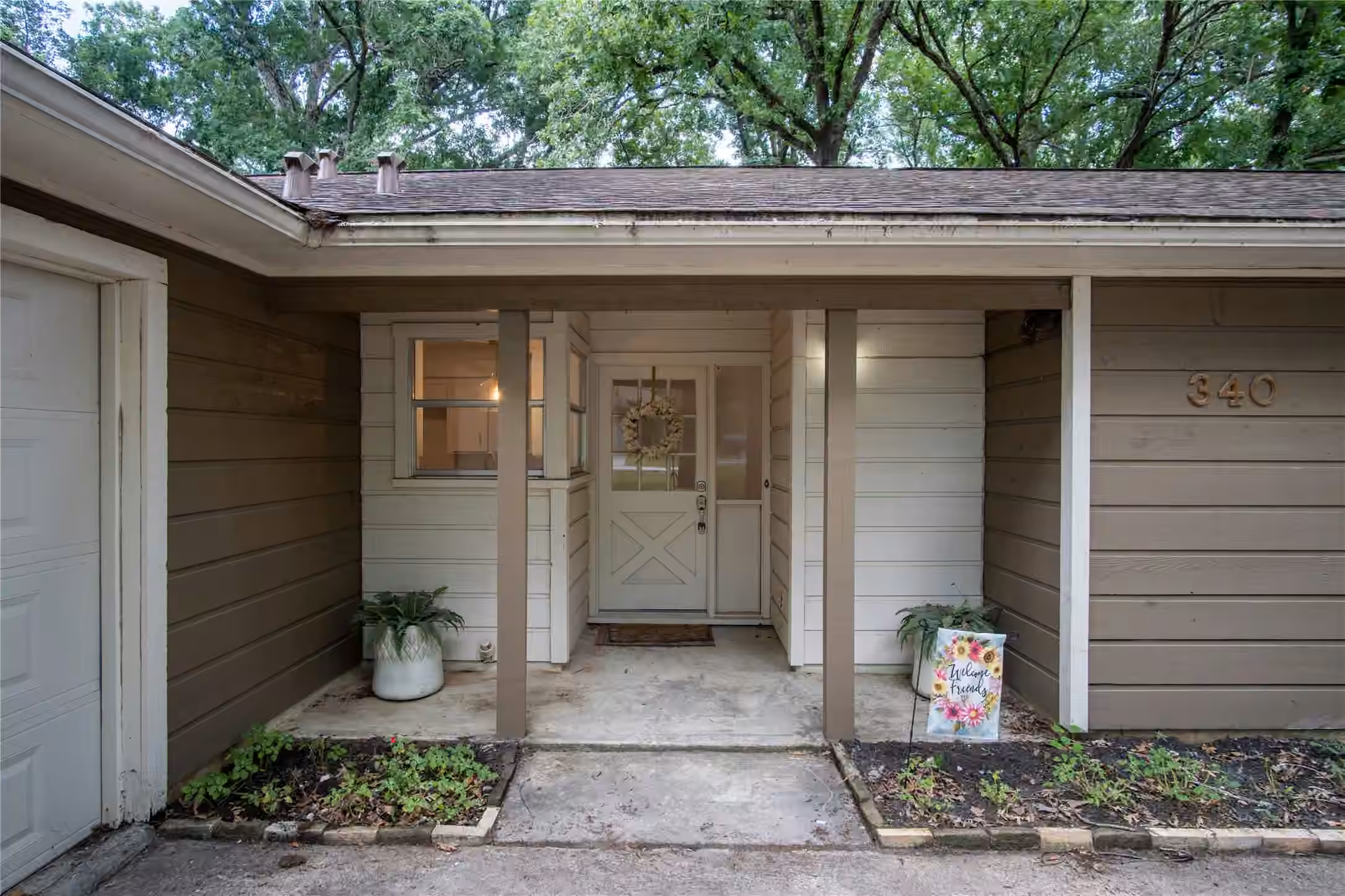Photo 5 of 340 Rolling Hills Drive, Conroe, TX