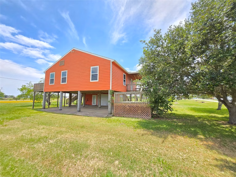 Photo 3 of 205 Buckskin Drive, Palacios, TX