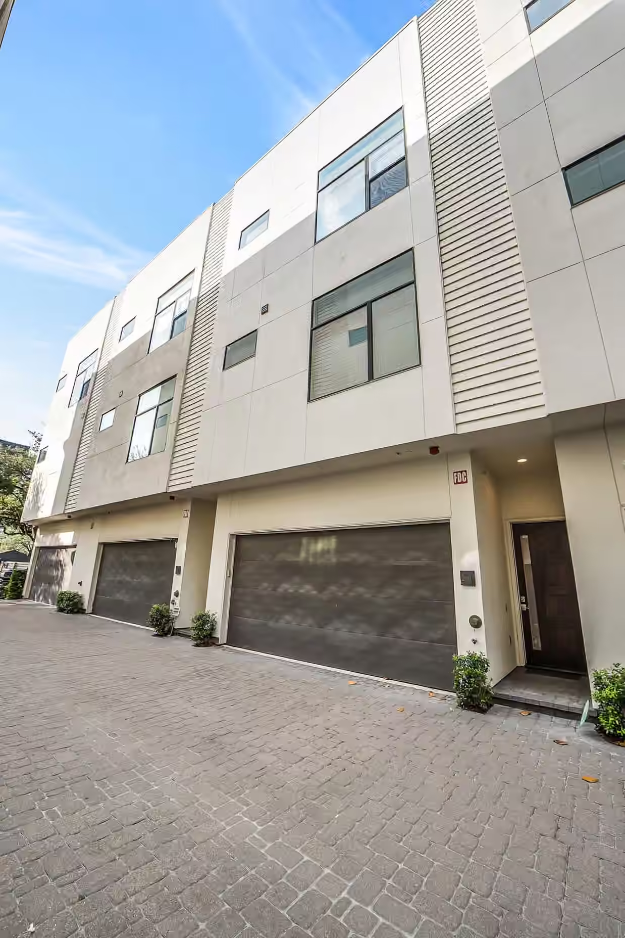 Photo 6 of 1004 California Street 203, Houston, TX