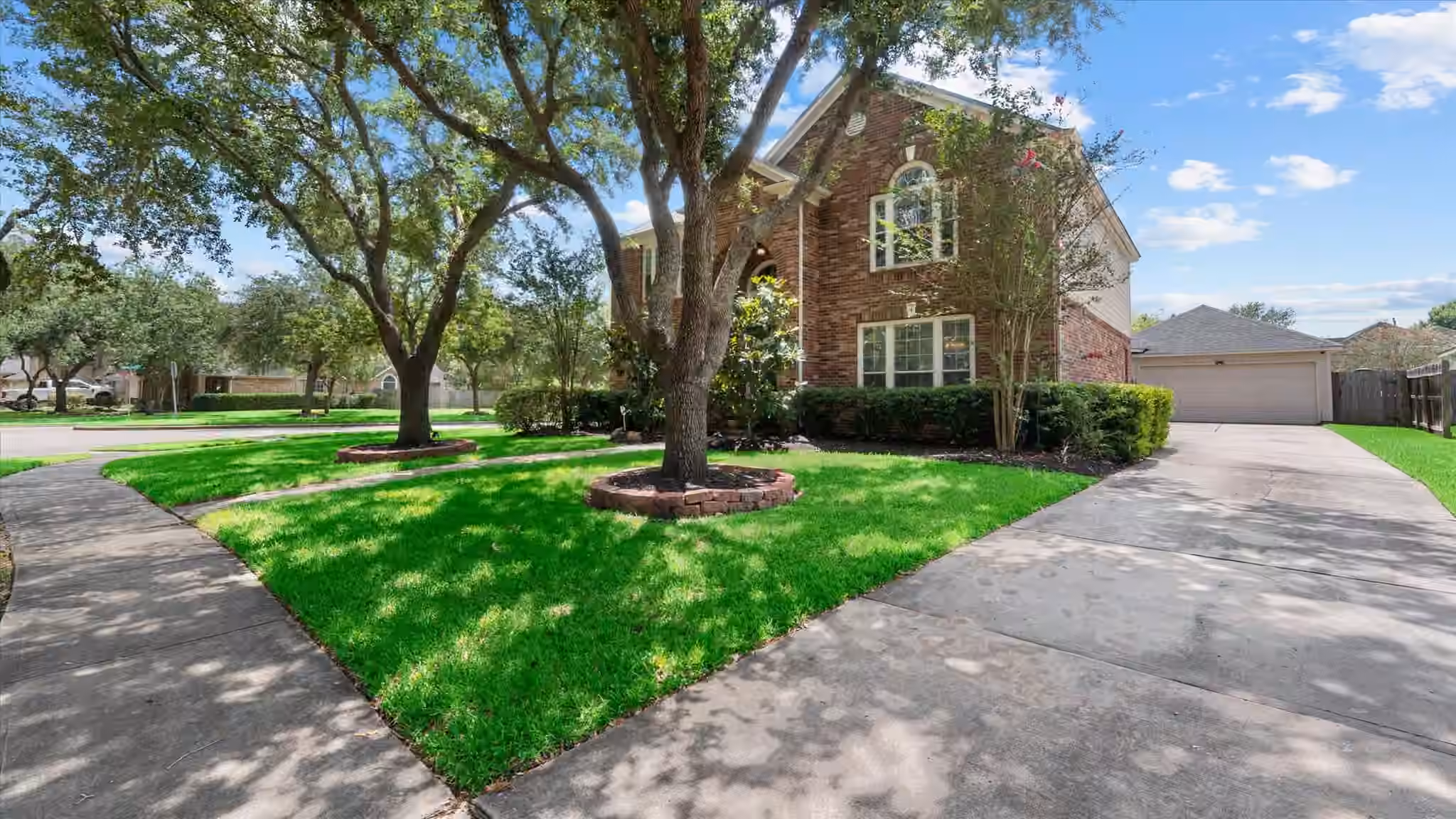Photo 4 of 406 Silver Creek Circle, Richmond, TX