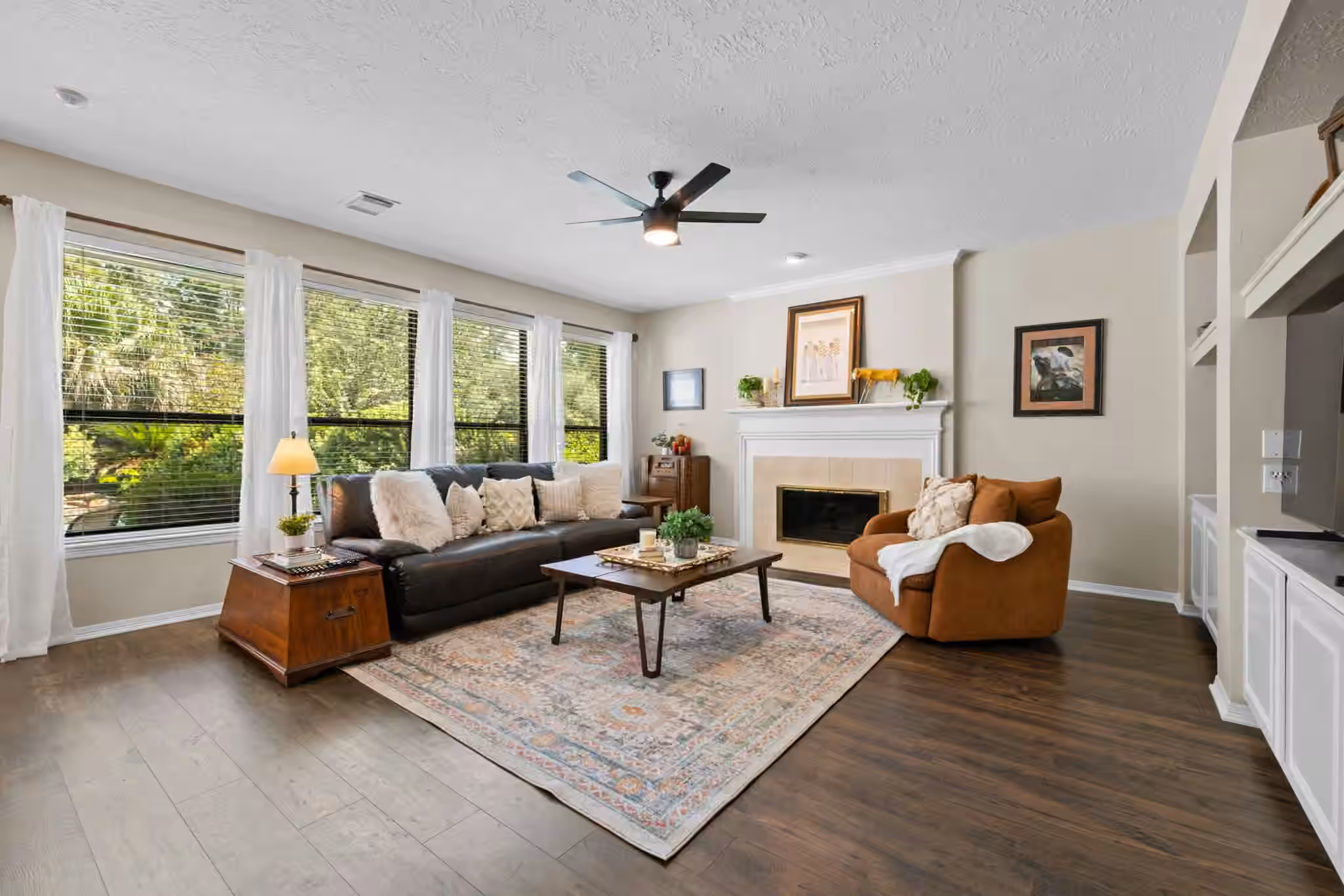 Photo 3 of 72 W Sandalbranch Circle, The Woodlands, TX