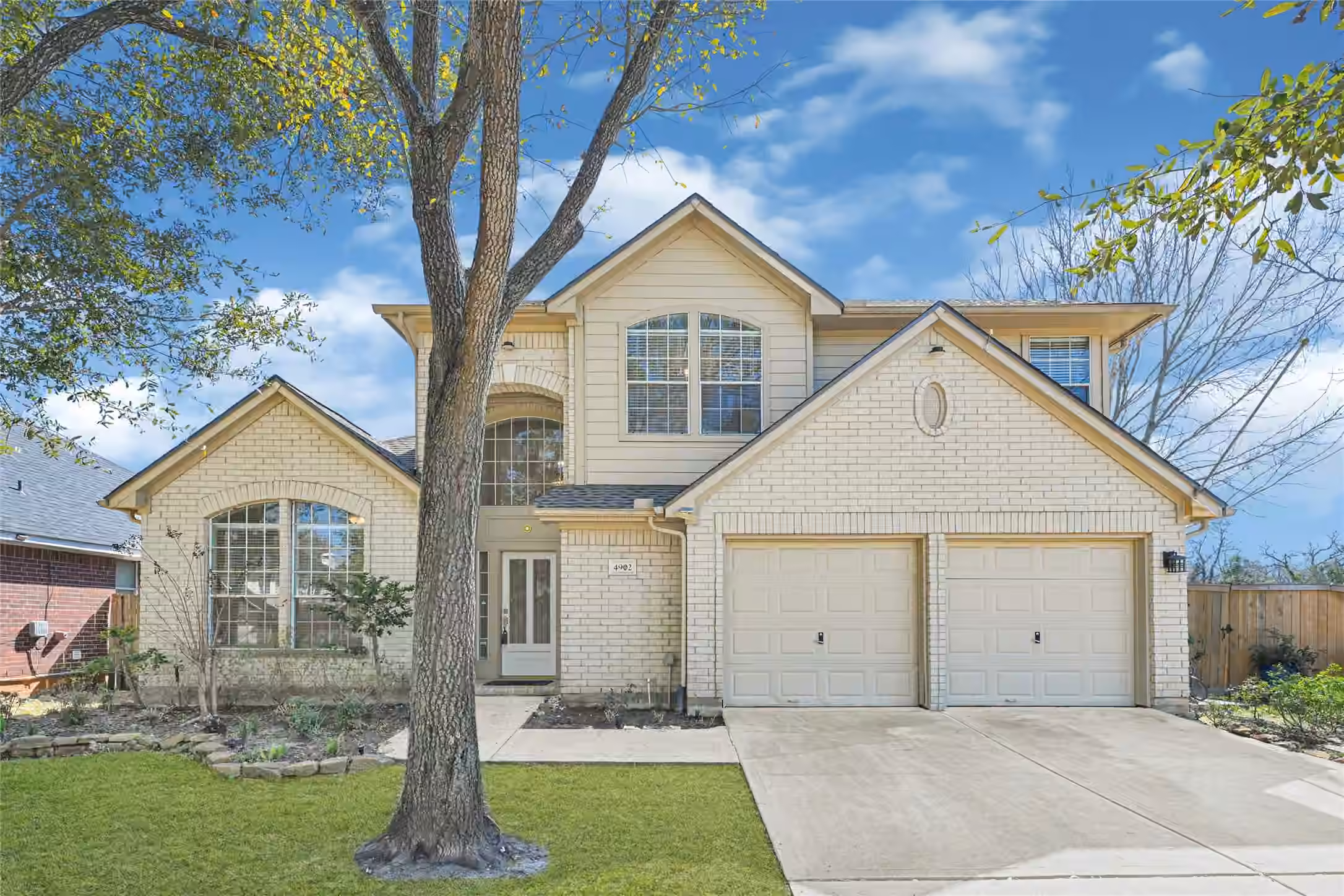 Photo 2 of 4902 Bellmead Drive, Missouri City, TX