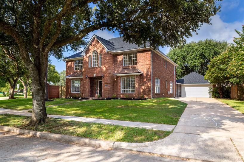 Photo 3 of 3230 Serene Oak Drive, Sugar Land, TX