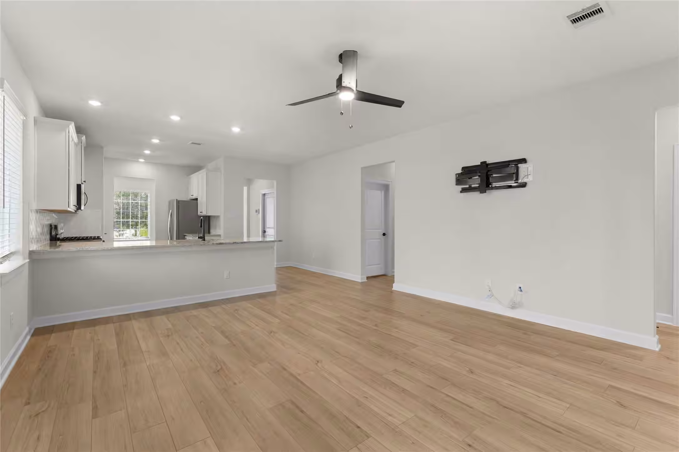 Photo 7 of 6167 White Spruce Drive, Conroe, TX