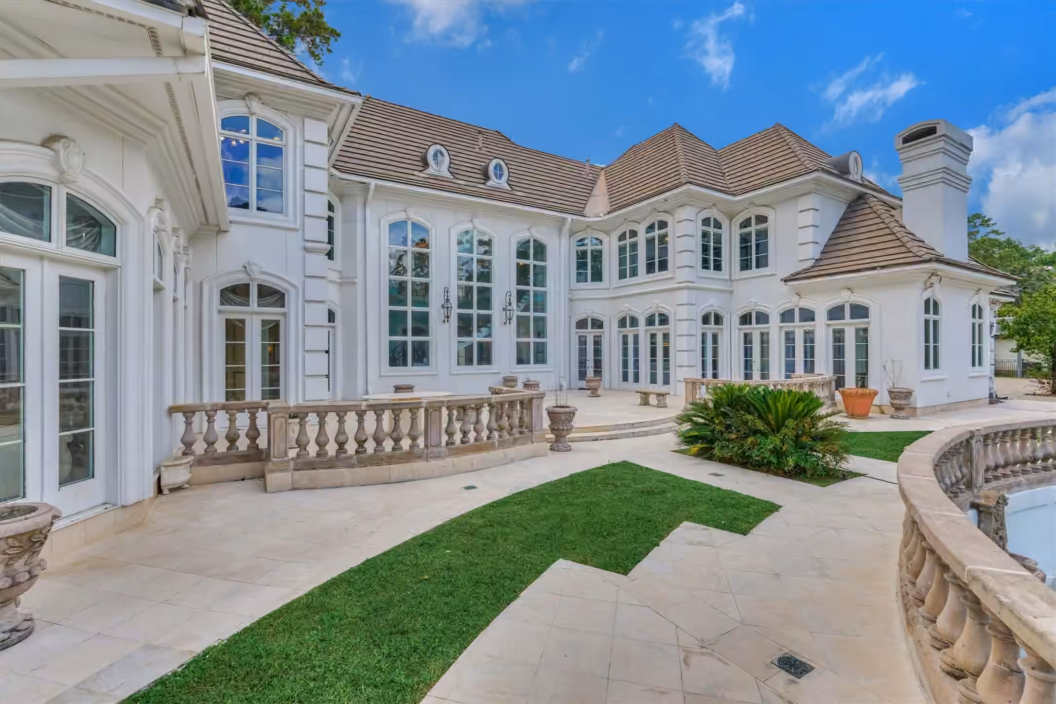 Photo 6 of 206 N Tranquil Path, The Woodlands, TX