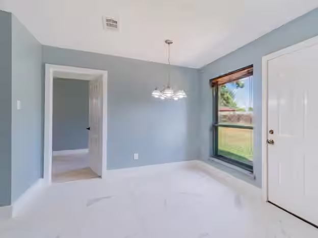 Photo 5 of 7903 Waxleaf Drive, Humble, TX