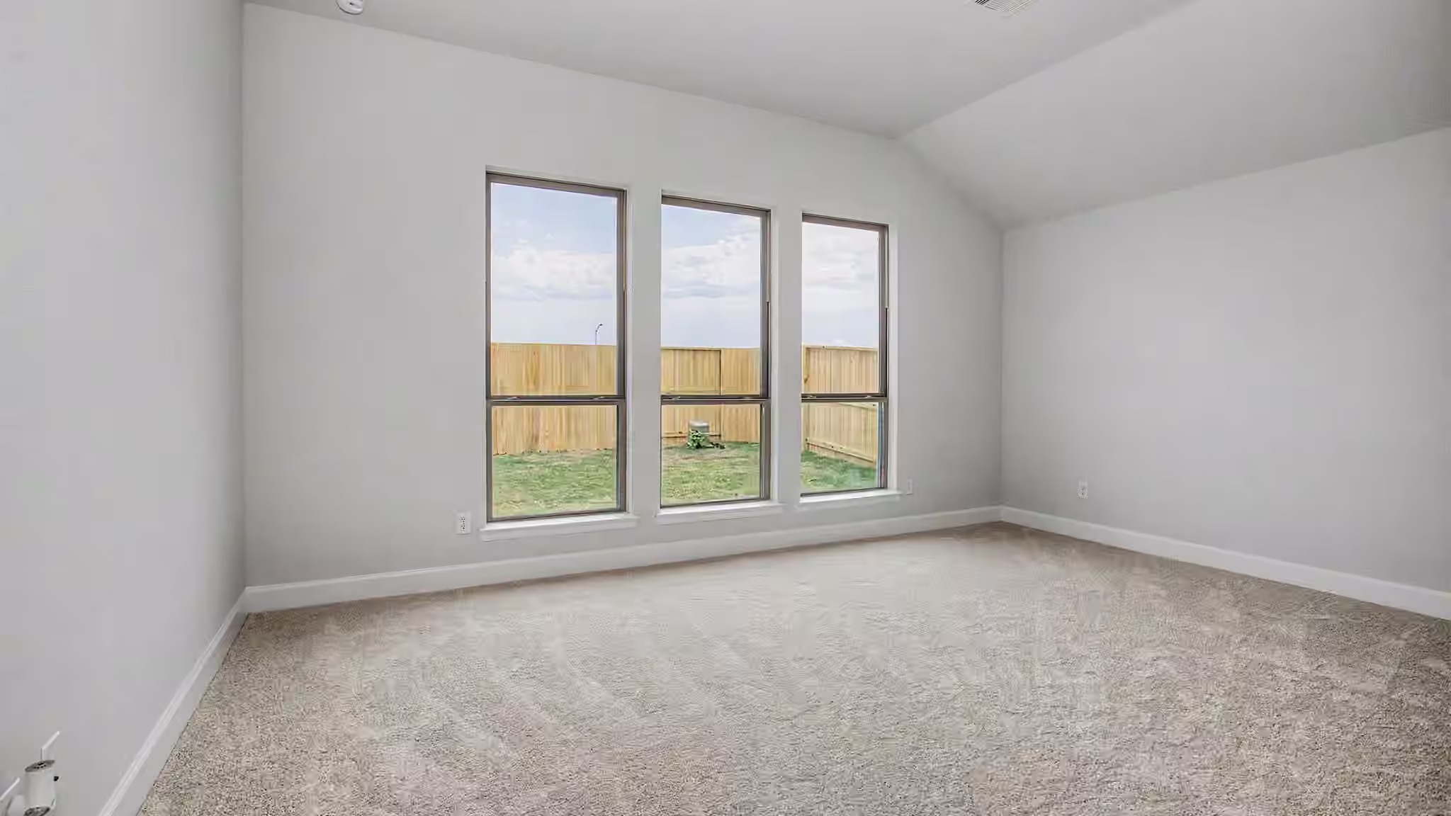 Photo 7 of 1607 Highland Waters Drive, Richmond, TX