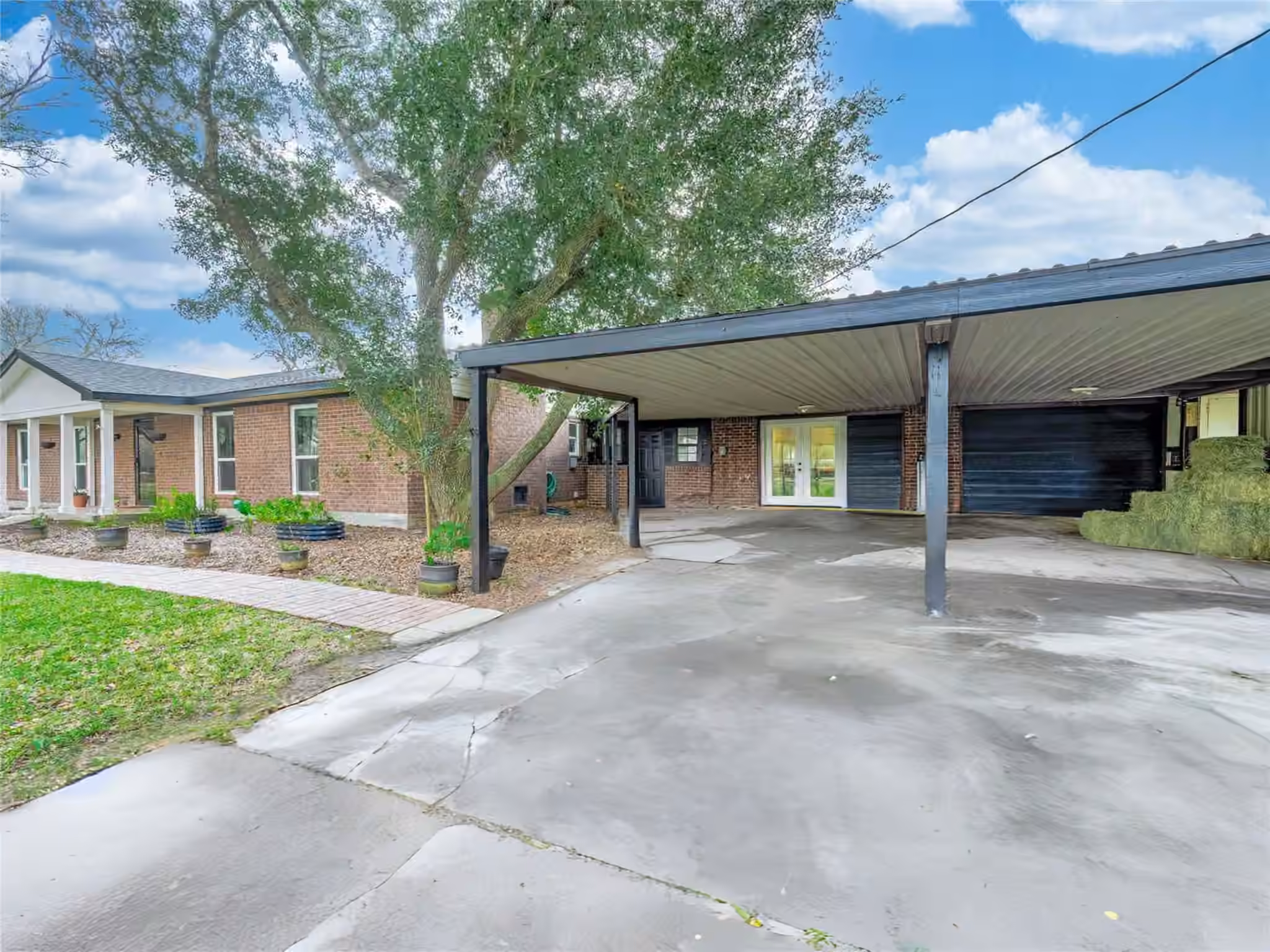 Photo 3 of 1619 CR 387 -Marilyn St, Alvin, TX