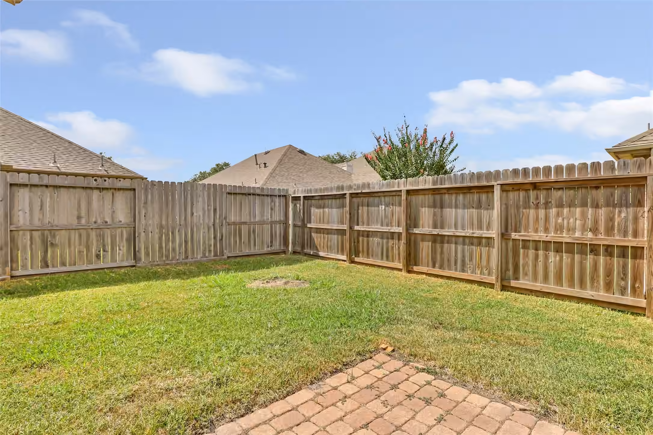 Photo 6 of 18619 Woodbreeze Drive, Humble, TX