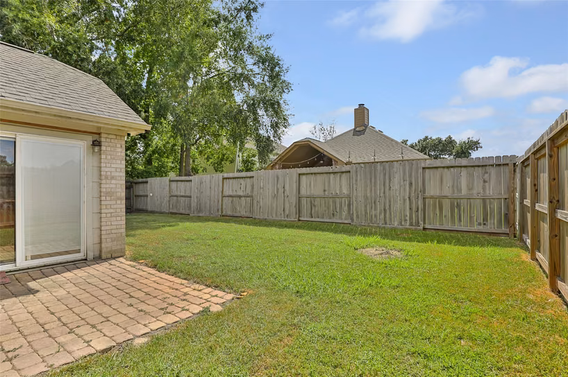 Photo 7 of 18619 Woodbreeze Drive, Humble, TX