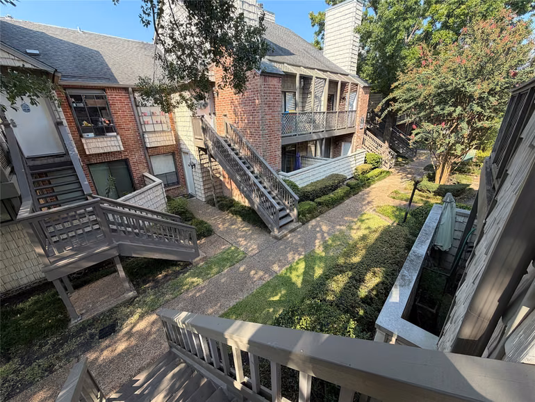 Photo 4 of 2829 Timmons Lane 172, Houston, TX