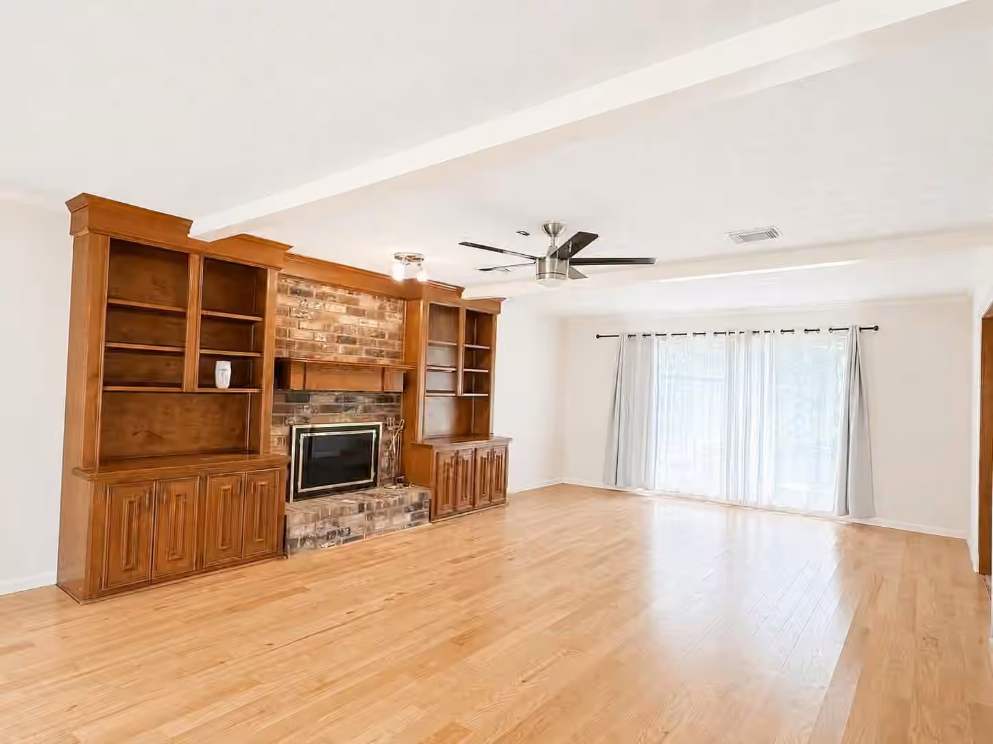 Photo 5 of 17523 Spicewood Springs Lane, Spring, TX