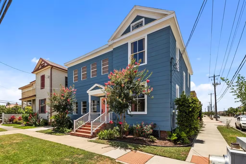 Photo 2 of 801 24th Street, Galveston, TX