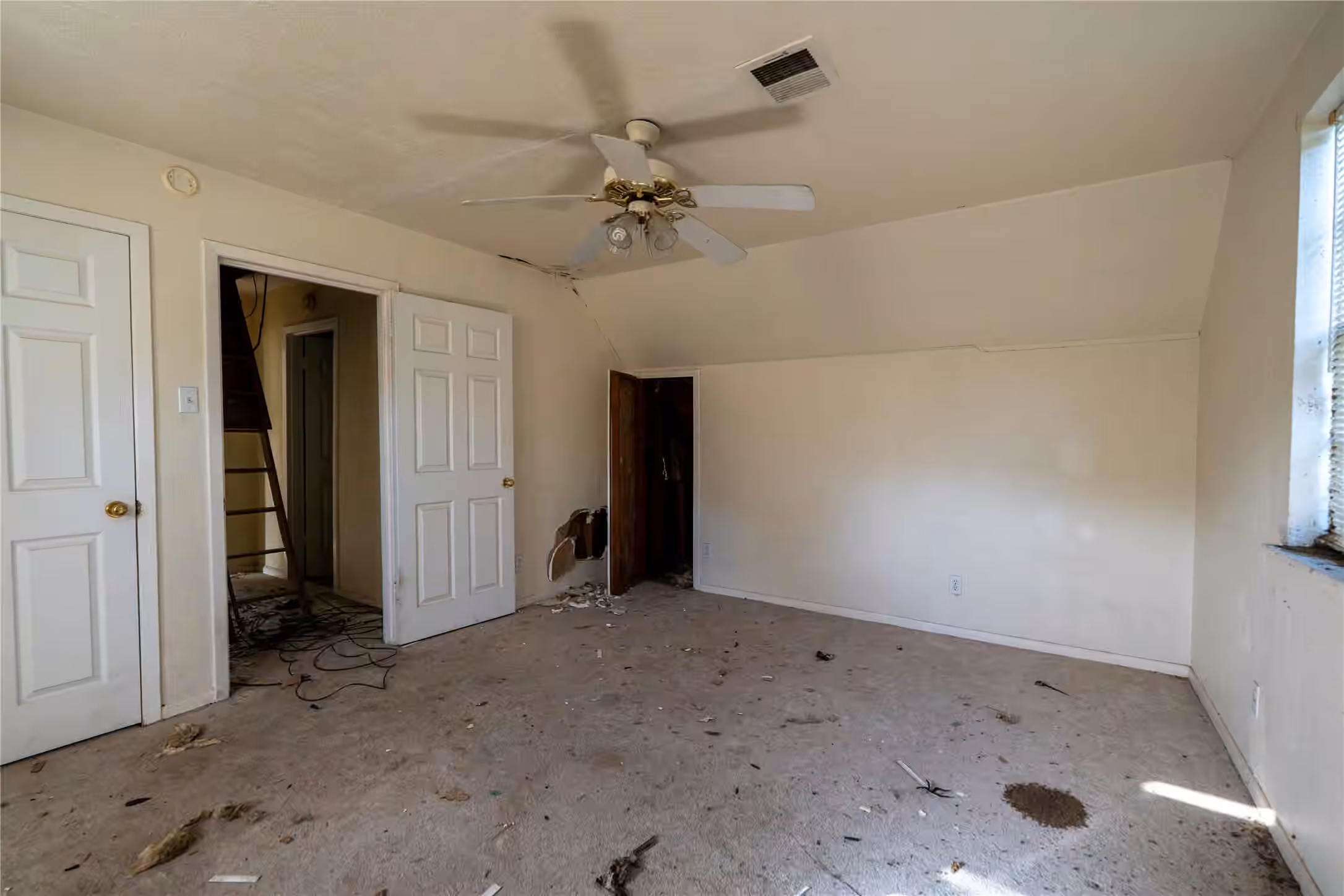 Photo 3 of 9006 Blueberry Street, Houston, TX