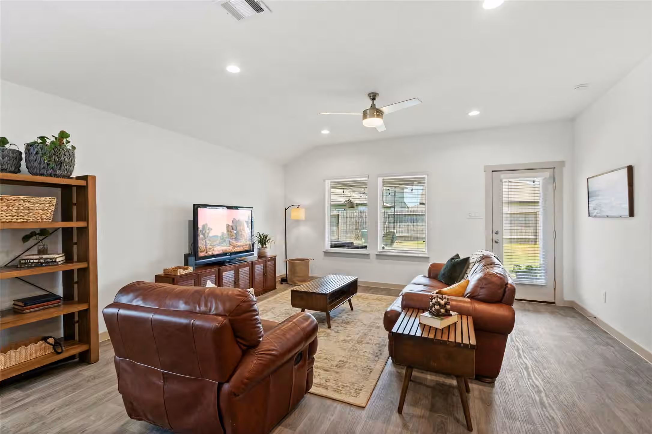 Photo 6 of 10651 Cascade Creek Drive, Rosharon, TX