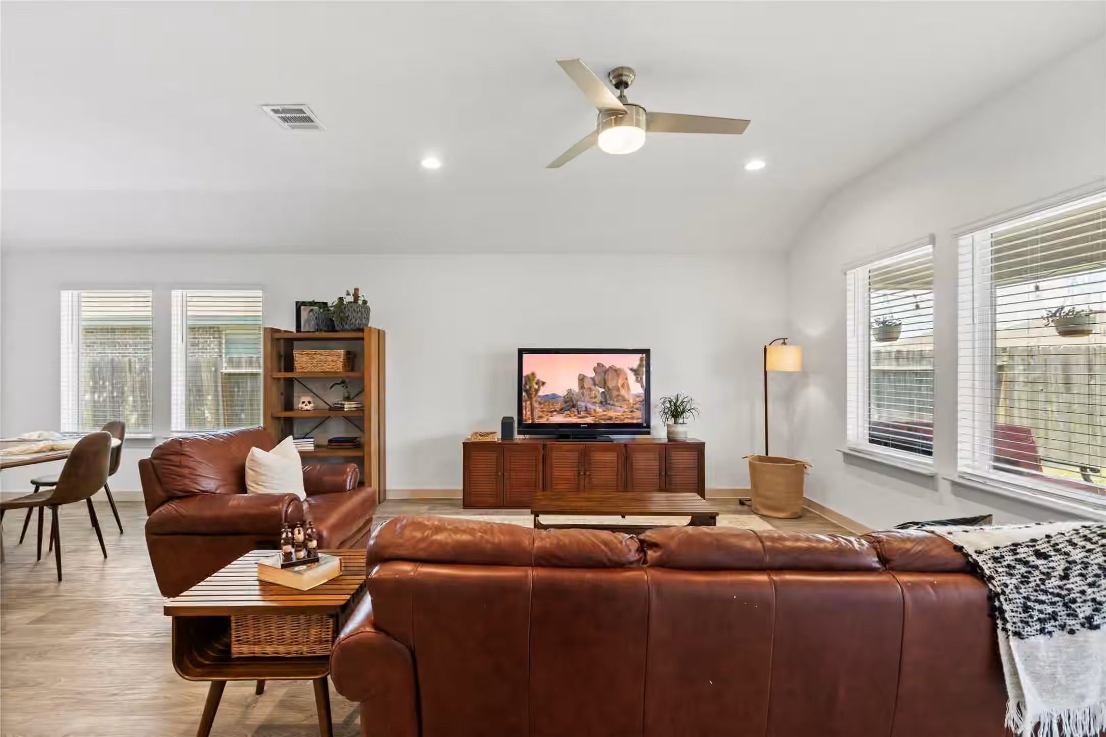 Photo 7 of 10651 Cascade Creek Drive, Rosharon, TX