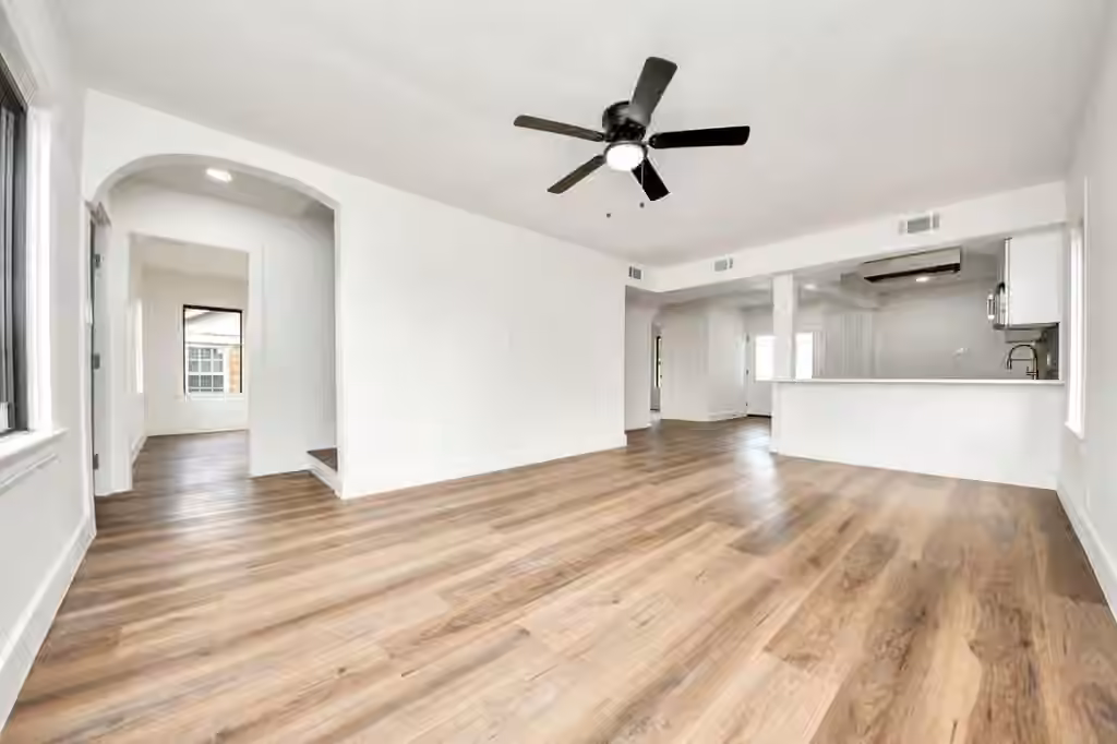 Photo 5 of 2518 Oakcliff Street, Houston, TX