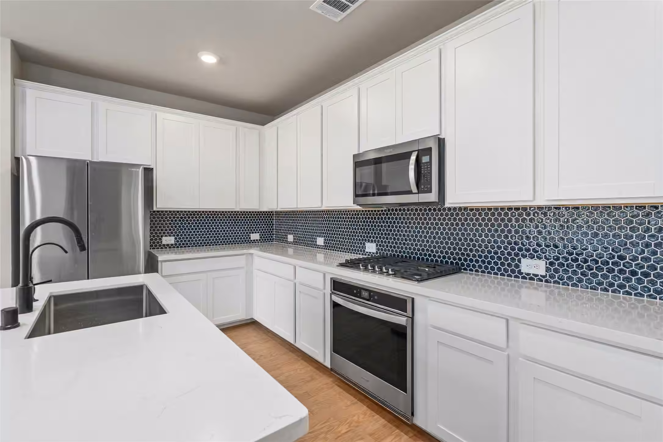 Photo 7 of 9406 Caddo Ridge Lane, Cypress, TX