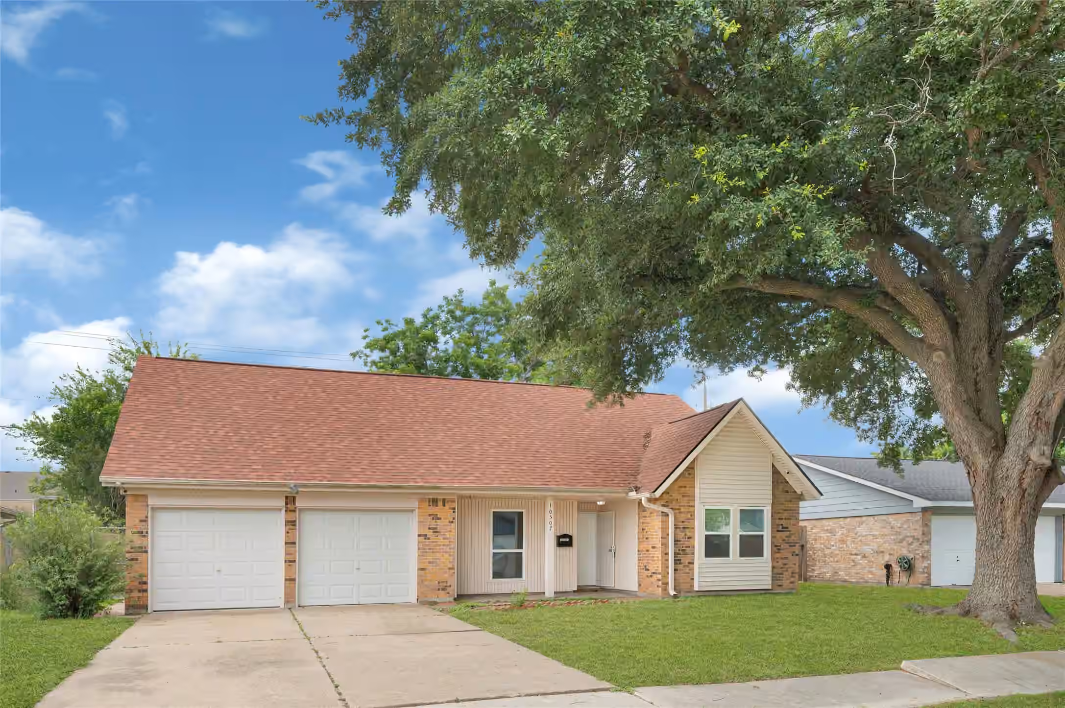 Photo 2 of 10507 Kirkhall Drive, Houston, TX
