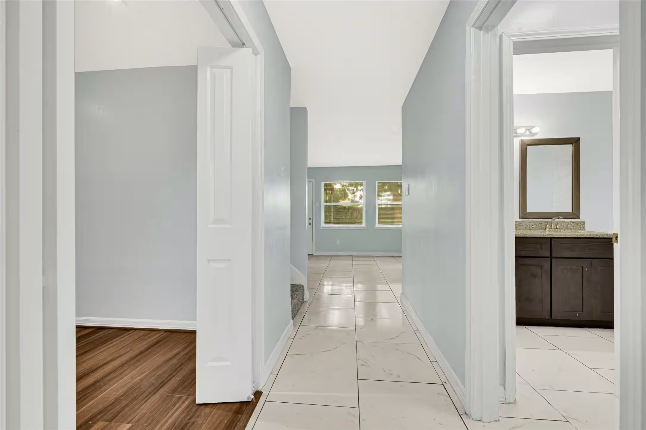 Photo 3 of 10507 Kirkhall Drive, Houston, TX