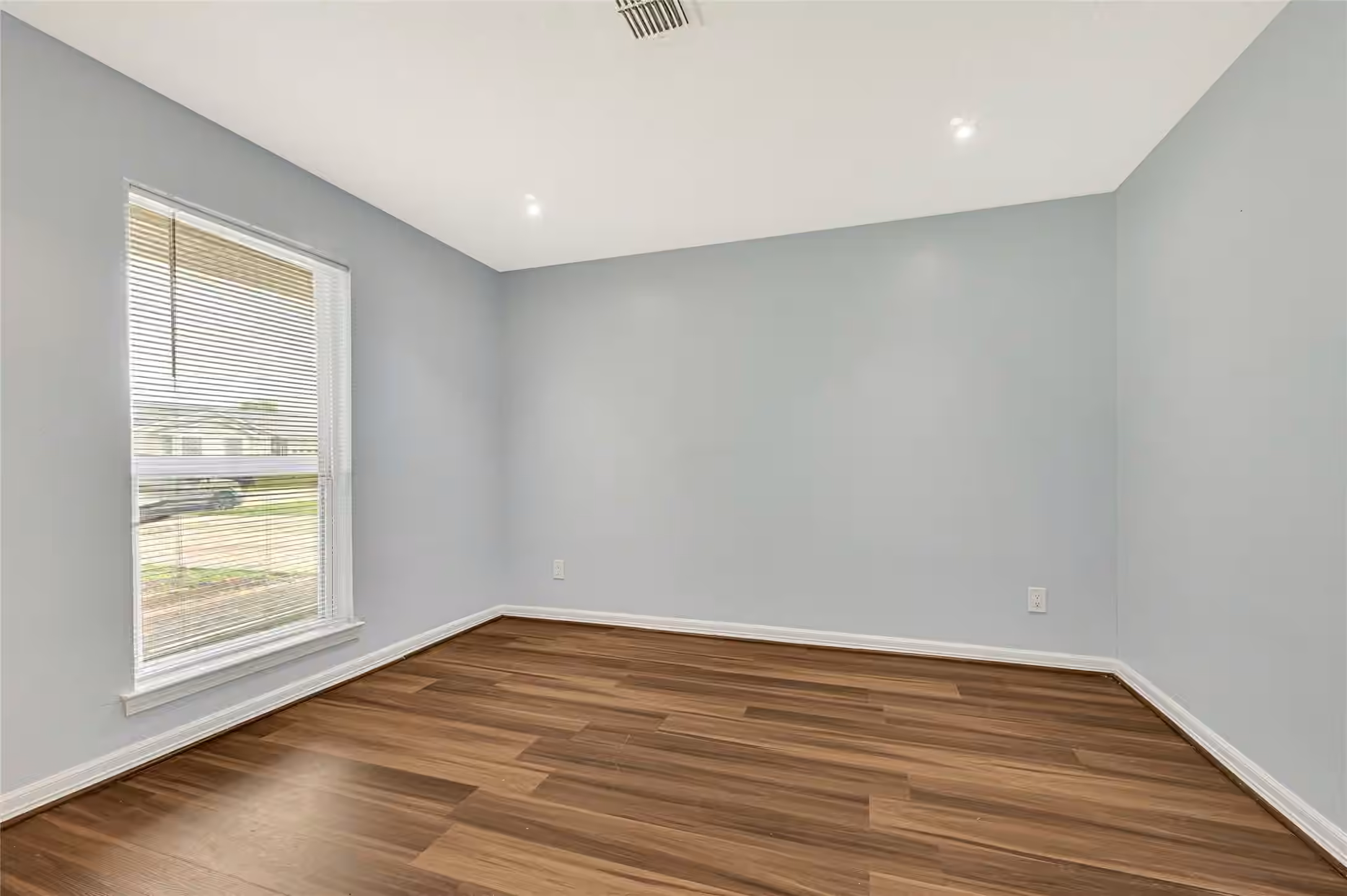 Photo 4 of 10507 Kirkhall Drive, Houston, TX