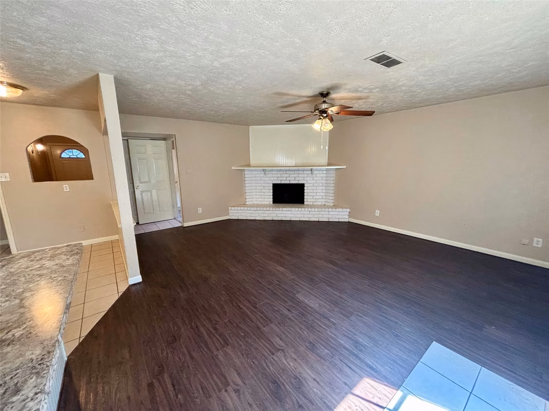 Photo 4 of 17523 Fieldglen Drive, Houston, TX