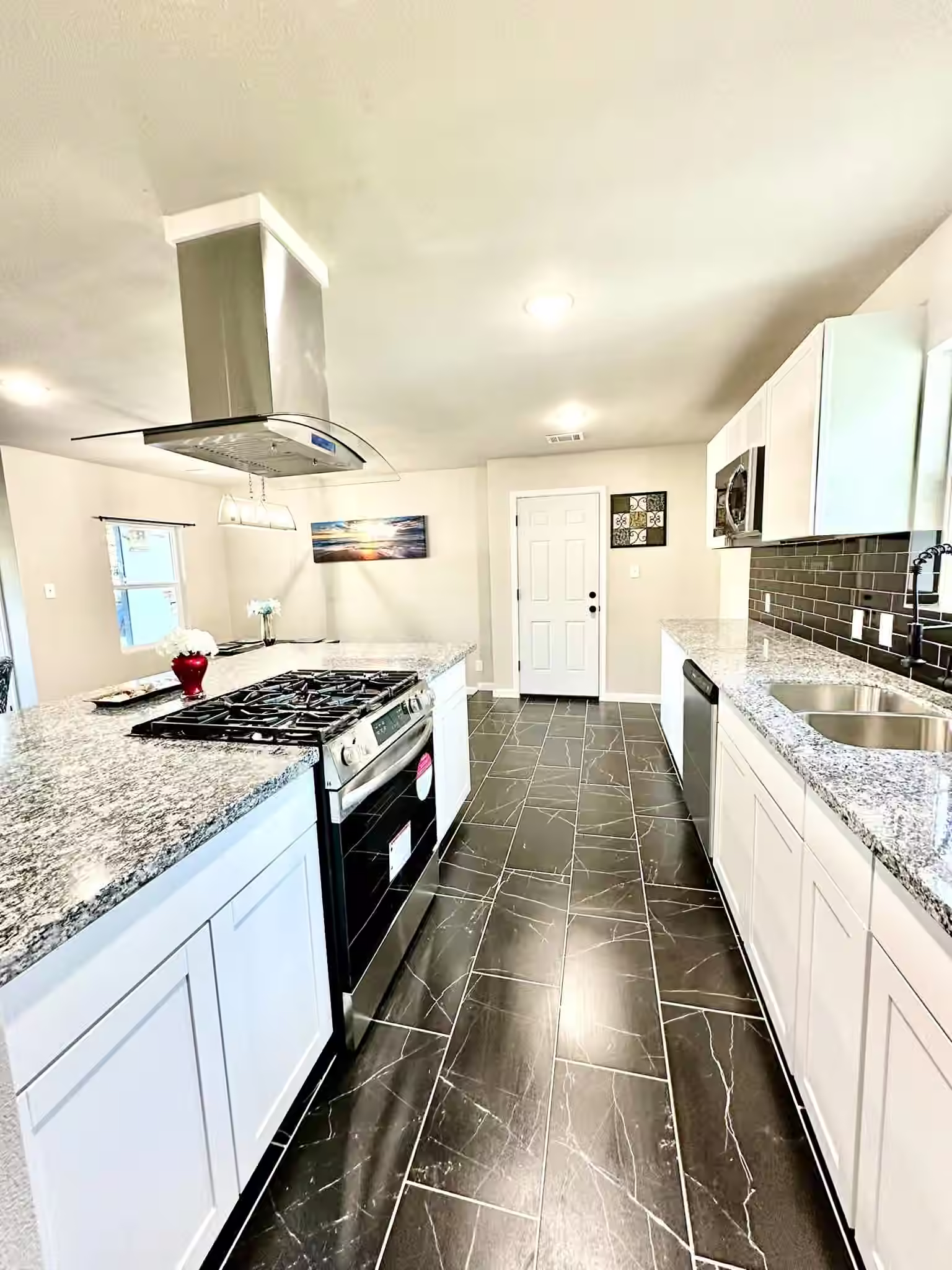 Photo 5 of 10 Gulf Lane, Galveston, TX