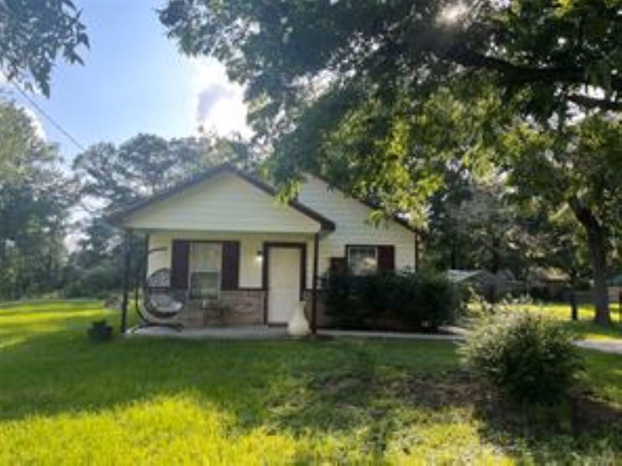 Photo 3 of 1131 W Front Street, Sealy, TX
