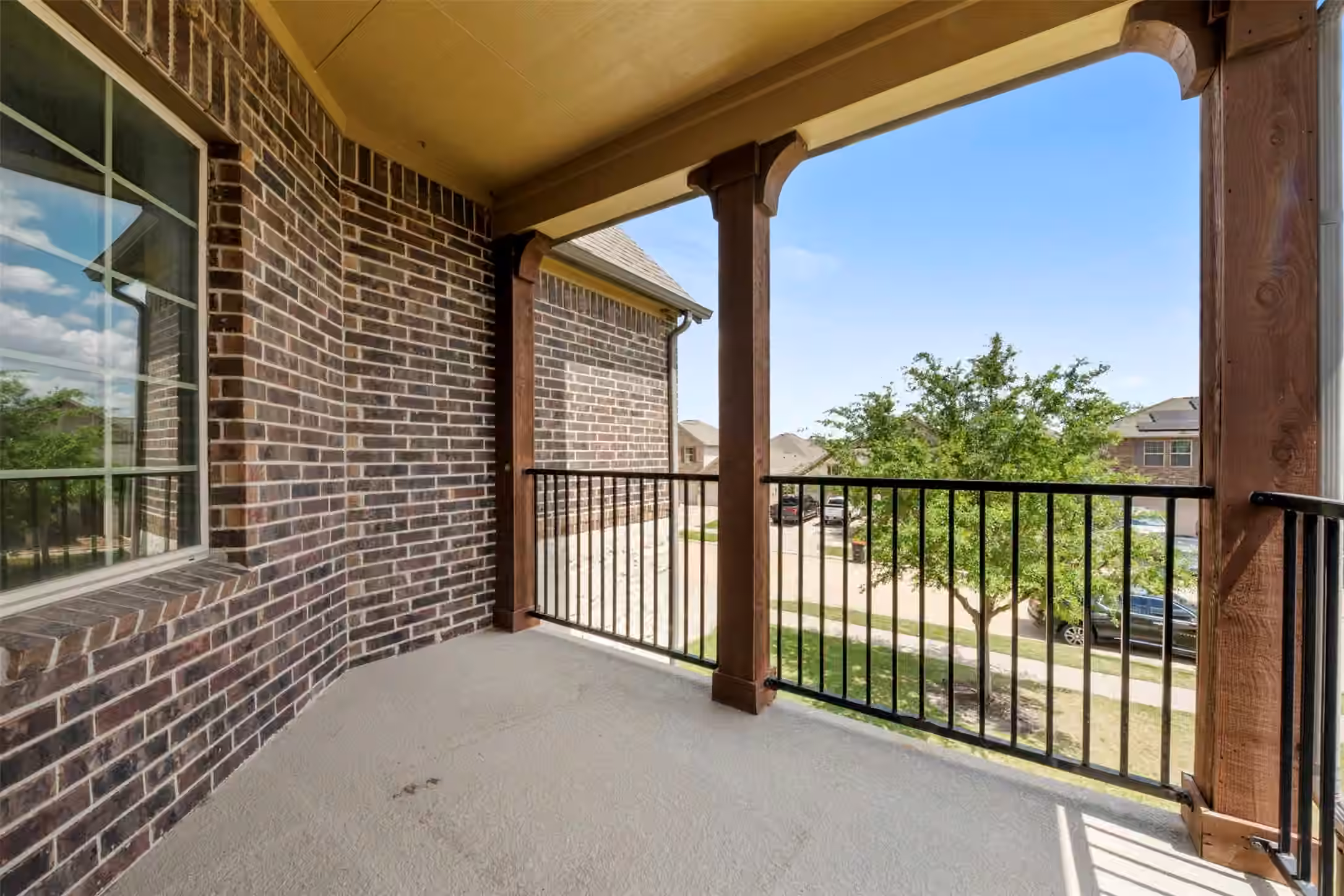 Photo 4 of 9611 Lost Woods Drive, Richmond, TX