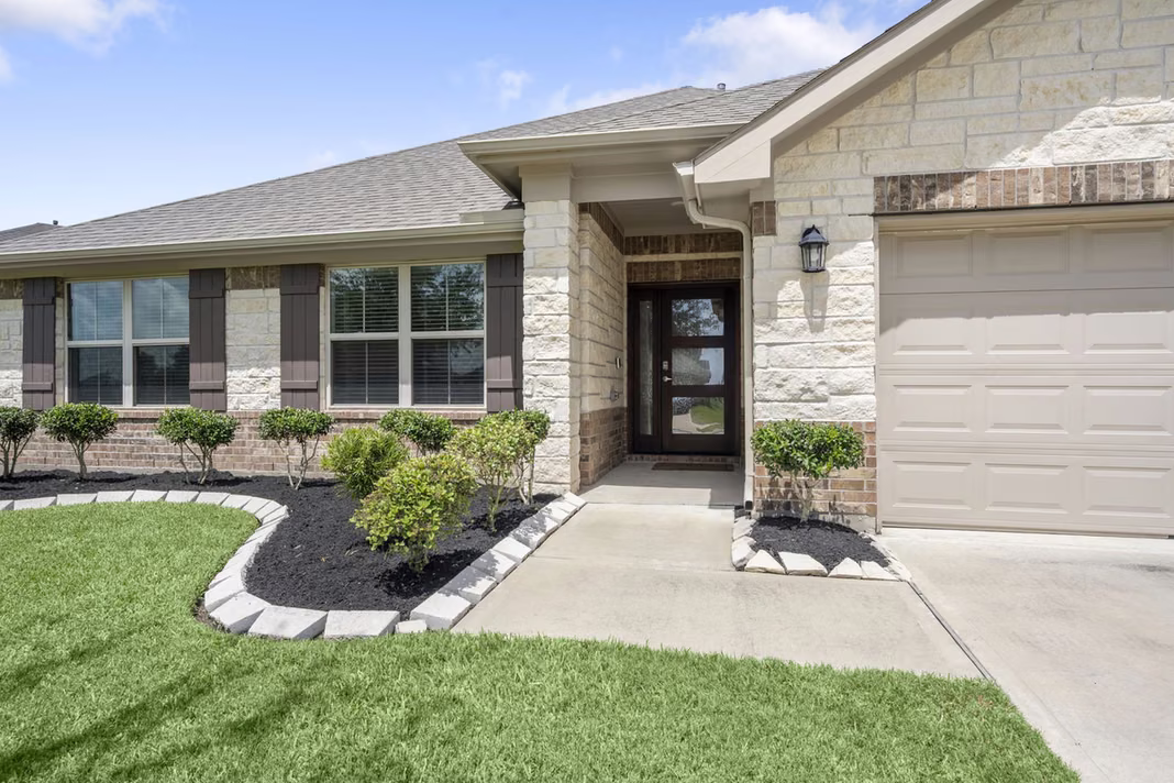Photo of 10203 Whitney Reach Drive, Rosharon, TX