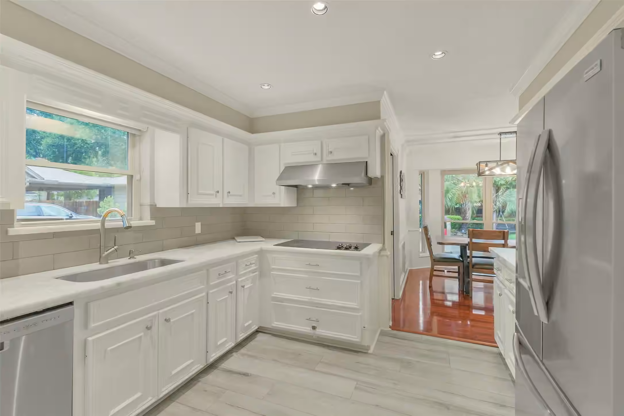 Photo 5 of 2810 Woodland Ridge Drive, Kingwood, TX
